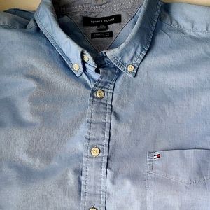 Men's Tommy Hilfiger button'up dress shirt